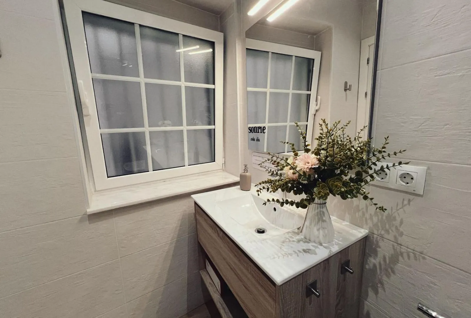 Estudio Moderno Con Opcion De Garaje Apartment Seville 0*,